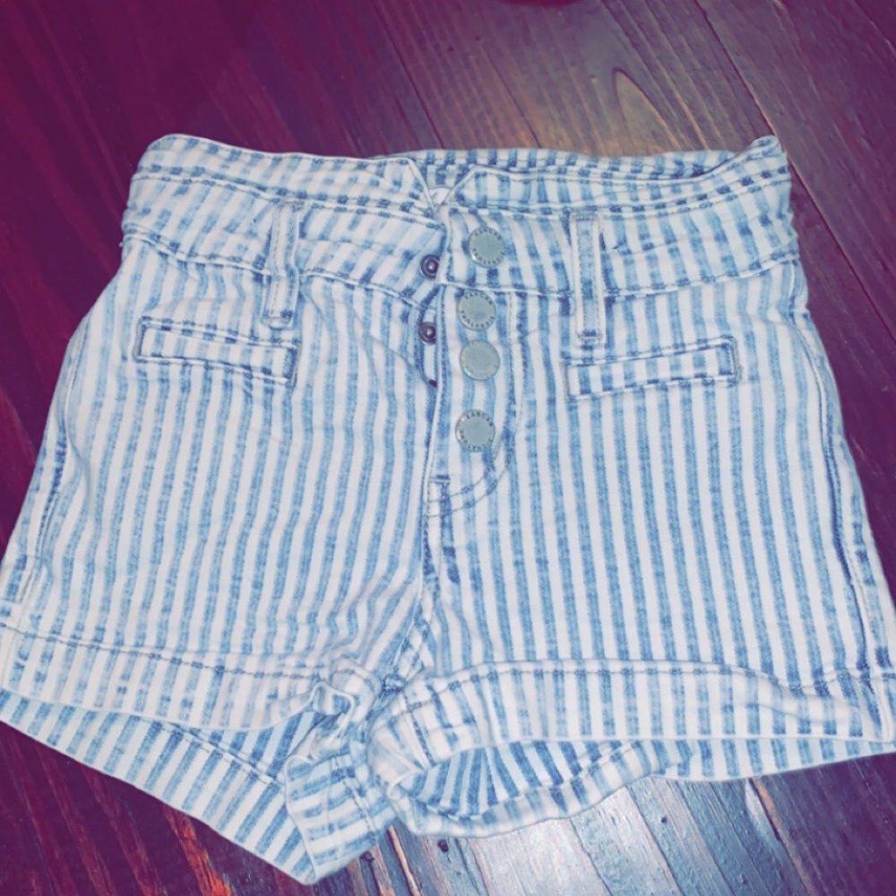 Girls size 10 buckle shorts